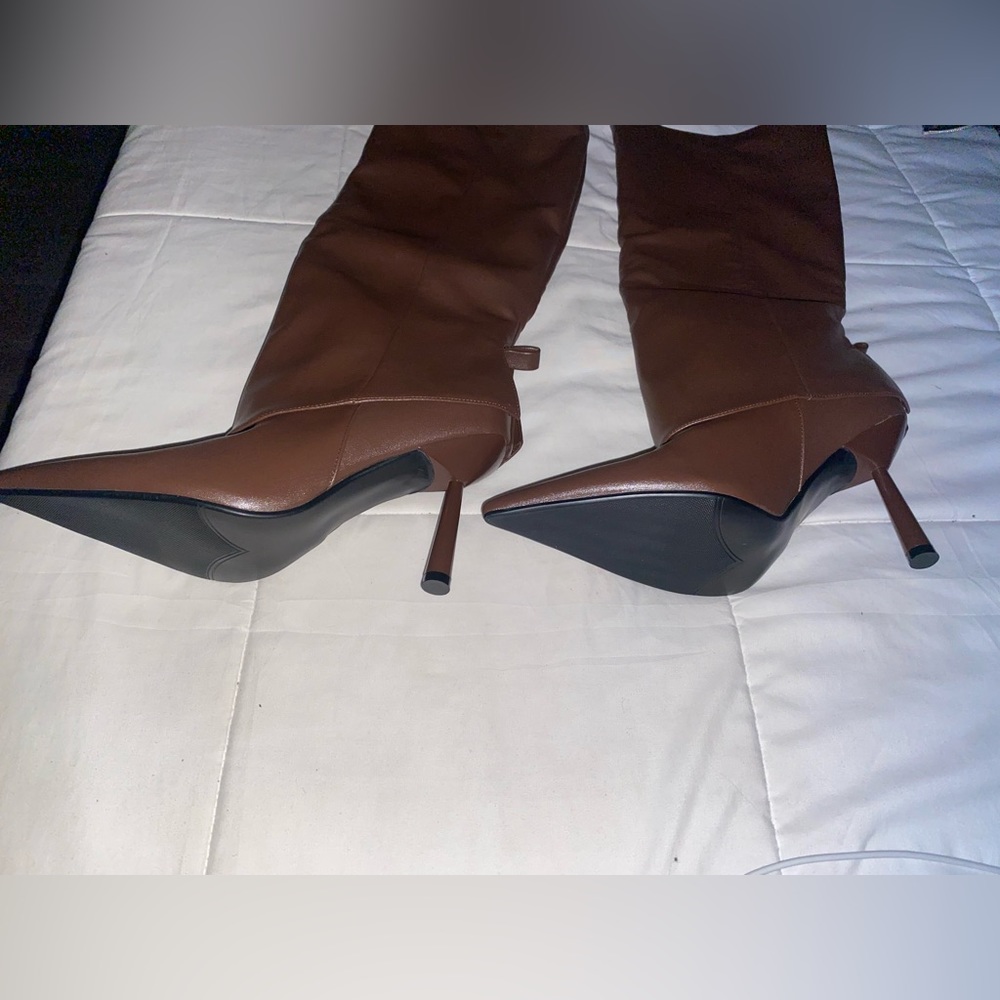 Knee High Pointed Toe Fashion Boots